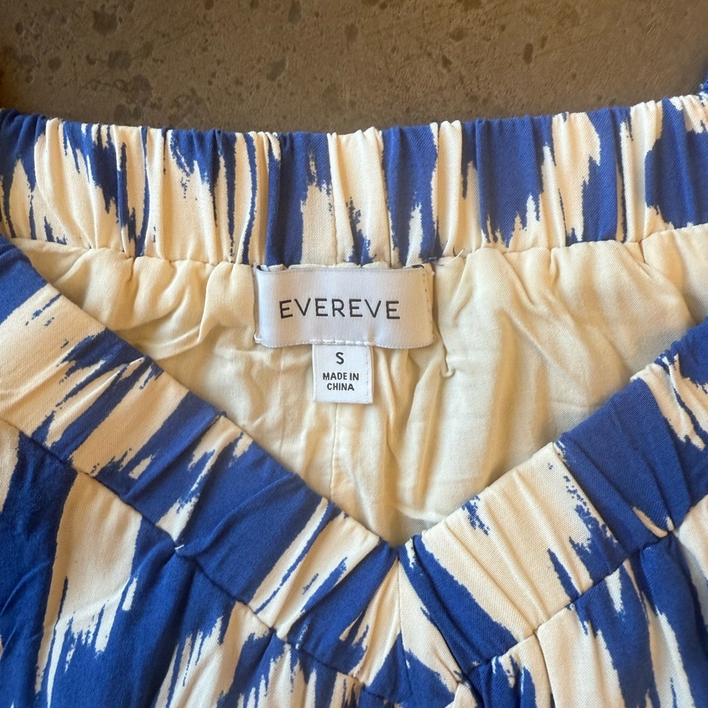 NWOT Evereve Blue and Cream Patterned Maxi Dress - Picture 6 of 11